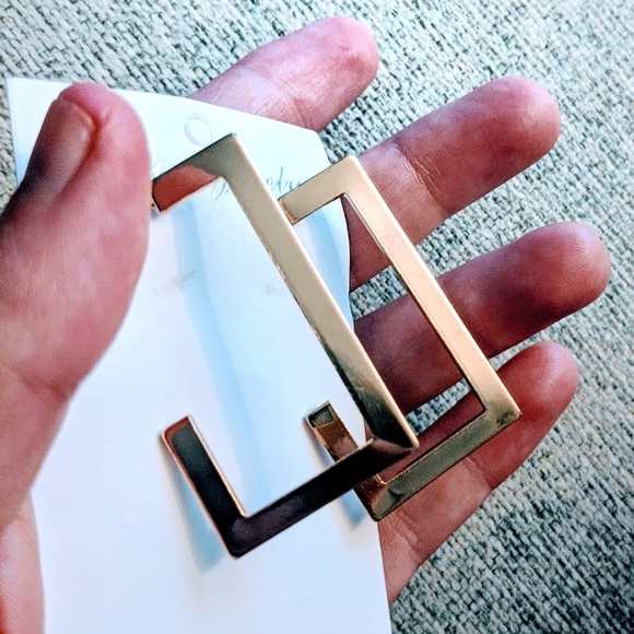 Geometric gold hoop earrings - Picture 5 of 7